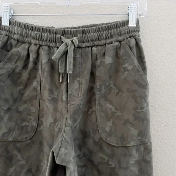 Athleta Farallon Short Bermuda Cotton Camo Olive Green Casual Lounge Travel 0 - Picture 6 of 10